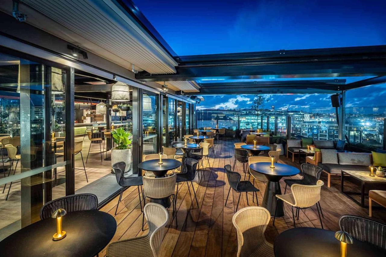 Hotel Qt Auckland Zewnętrze zdjęcie The rooftop bar at the hotel