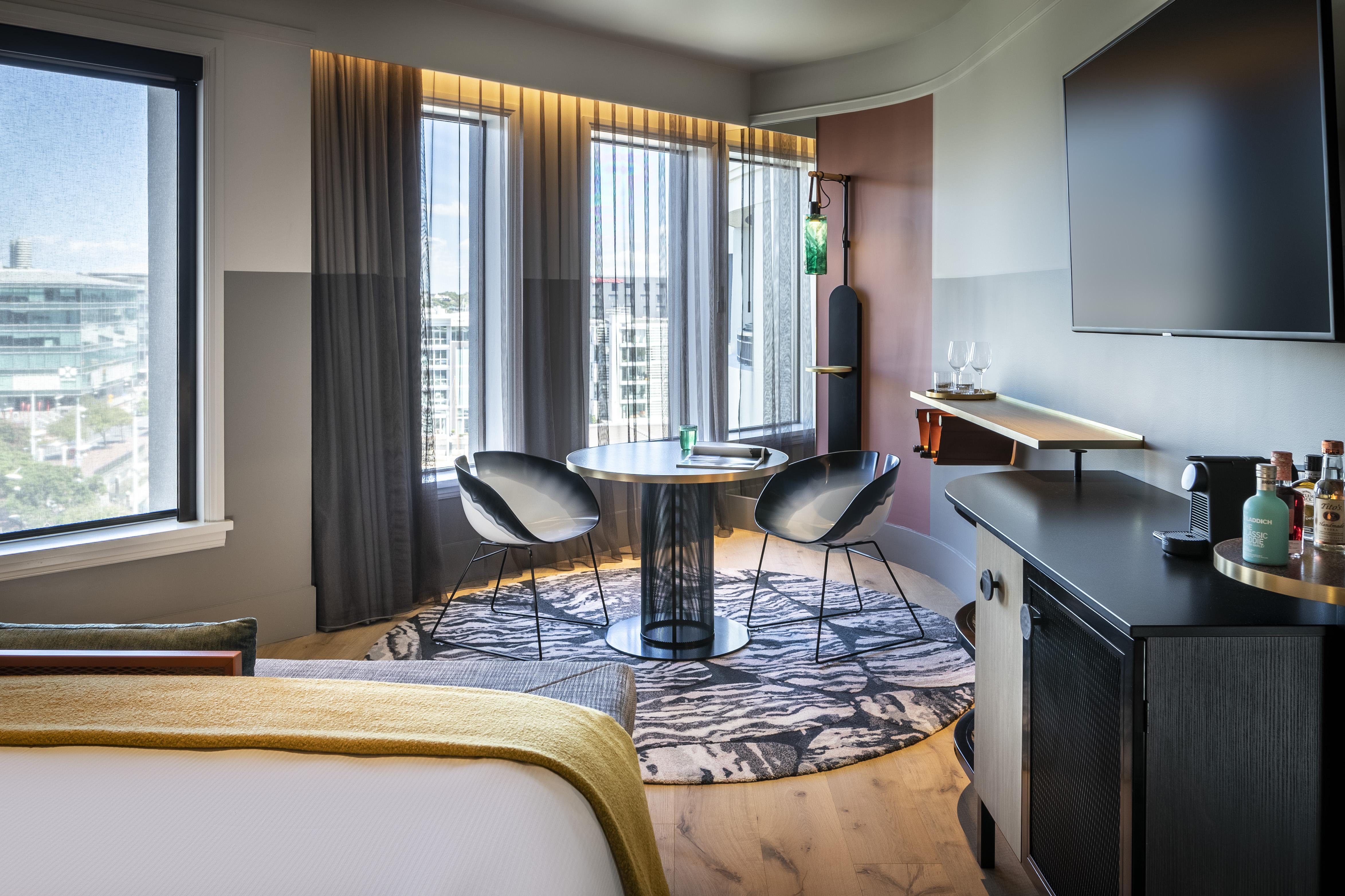 Hotel Qt Auckland Zewnętrze zdjęcie A suite at the hotel